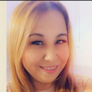 Meet your Posher, Adela